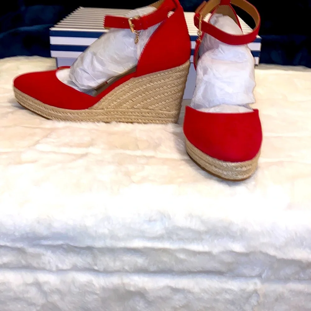 Crown & Ivy Espadrilles New in Box Sz 7.5 Espadrille Wedge Pink Red - Picture 6 of 14